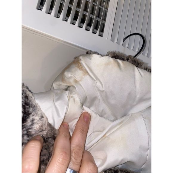 Larry Levine NWT (w/D) White Puffer Faux Fur Hooded Coat, Size XL, MSRP $200 - Picture 6 of 12